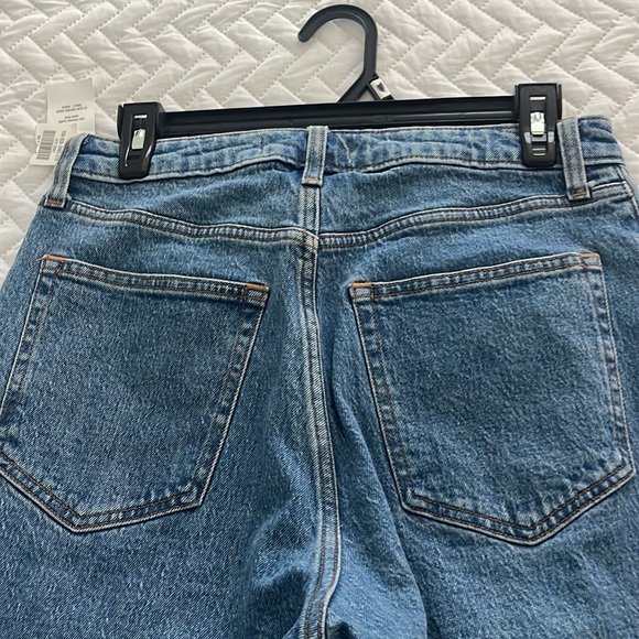 NWT Abercrombie & Fitch Vintage Flare Jean
Sz 8/29 - Picture 6 of 6